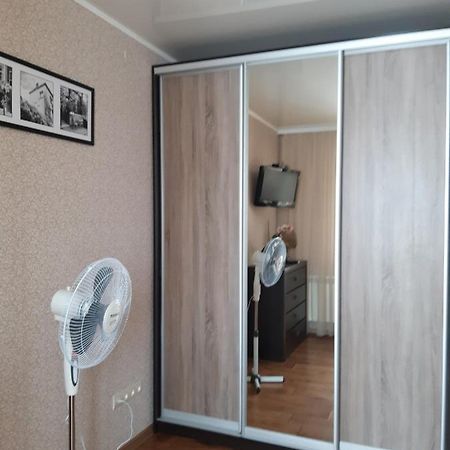 Apartamento Однокімнатна Shepetivka Exterior foto